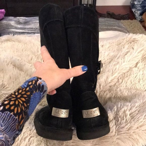 Black UGG boots - Picture 3 of 16